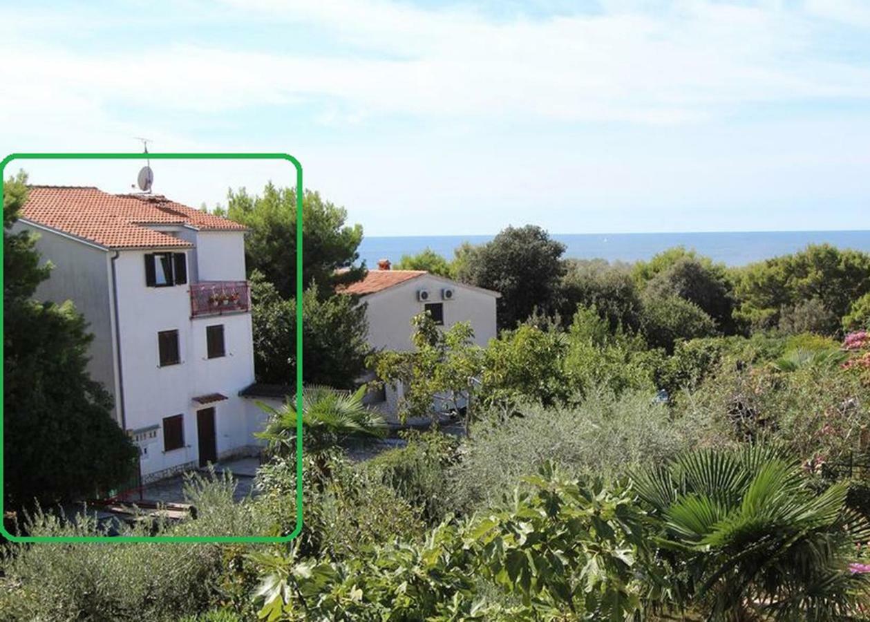 Apartmen Relax 200 M T Beach Rovinj Exterior photo