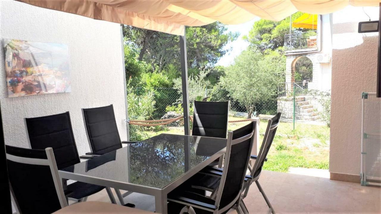 Apartmen Relax 200 M T Beach Rovinj Exterior photo