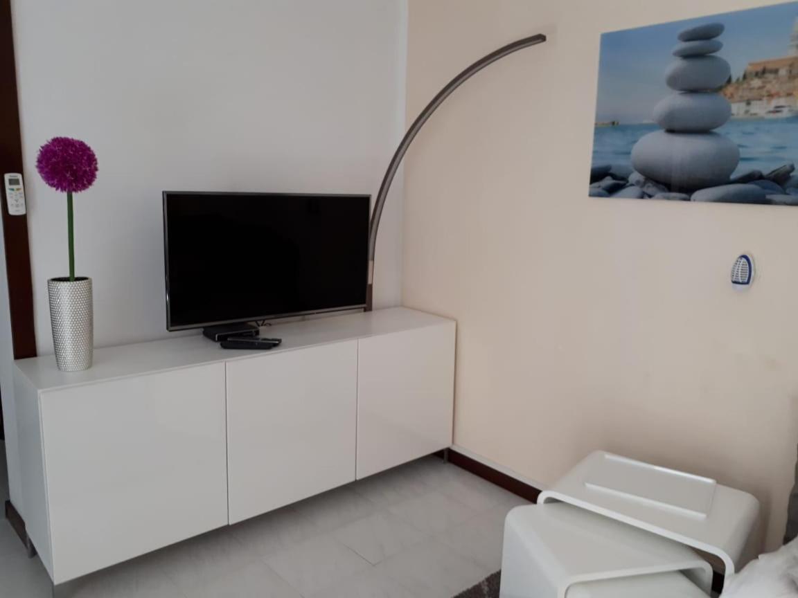 Apartmen Relax 200 M T Beach Rovinj Exterior photo